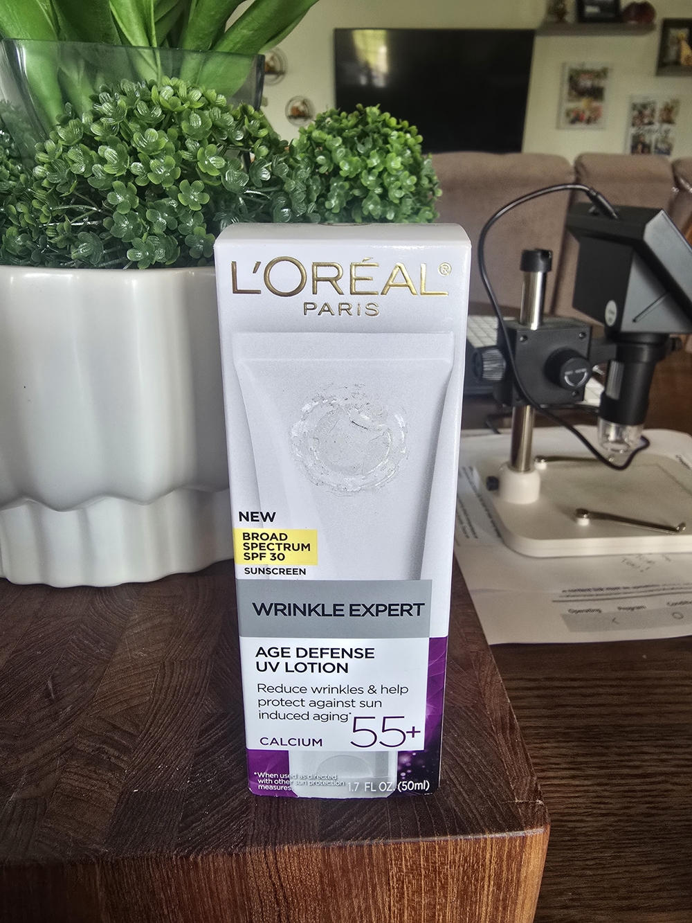 L'Oreal Paris Wrinkle Expert Age Defense UV Lotion SPF 30 - White/Purple